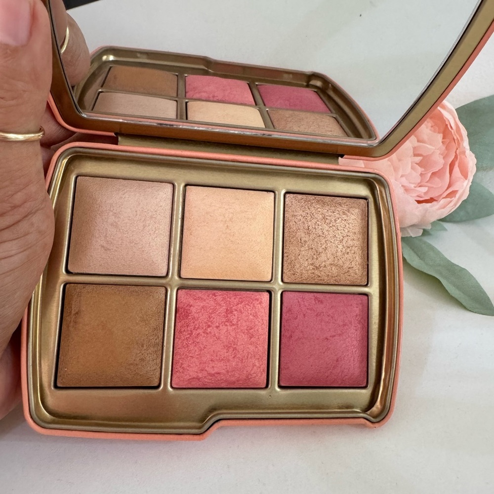HOURGLASS AMBIENT LIGHTING EDIT UNLOCKED ELEPHANT